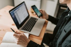Jak otrzymać zwolnienie lekarskie przez telefon?