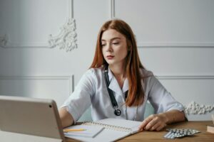 Jak lekarz online może wystawić e-skierowanie?
